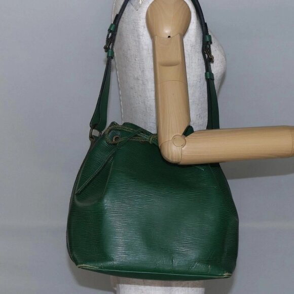 LOUIS VUITTON Epi Petit Noe Shoulder Bag Green M44104 LV Auth 144617 - Picture 15 of 16